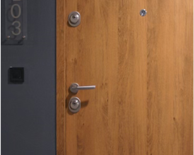 Panel<br> bejárati<br> ajtók